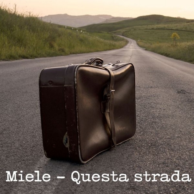 Singolo Questa strada