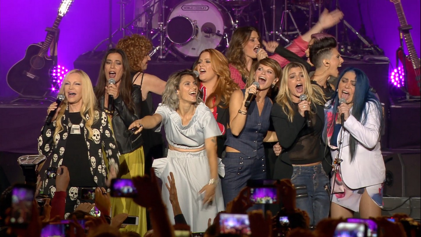 AMICHE IN ARENA
