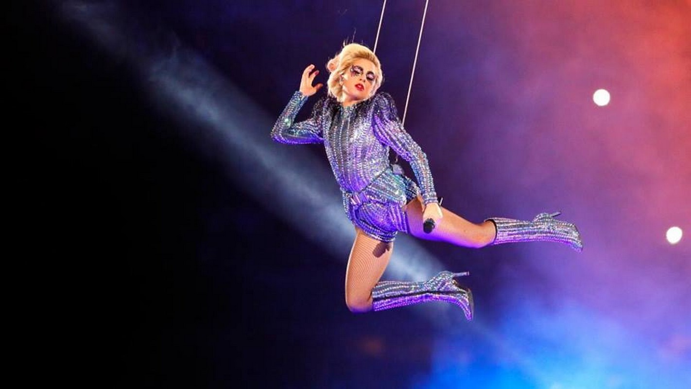 LADY GAGA