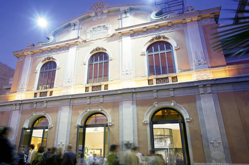 Esterno del Teatro Ambra Jovinelli di Roma
