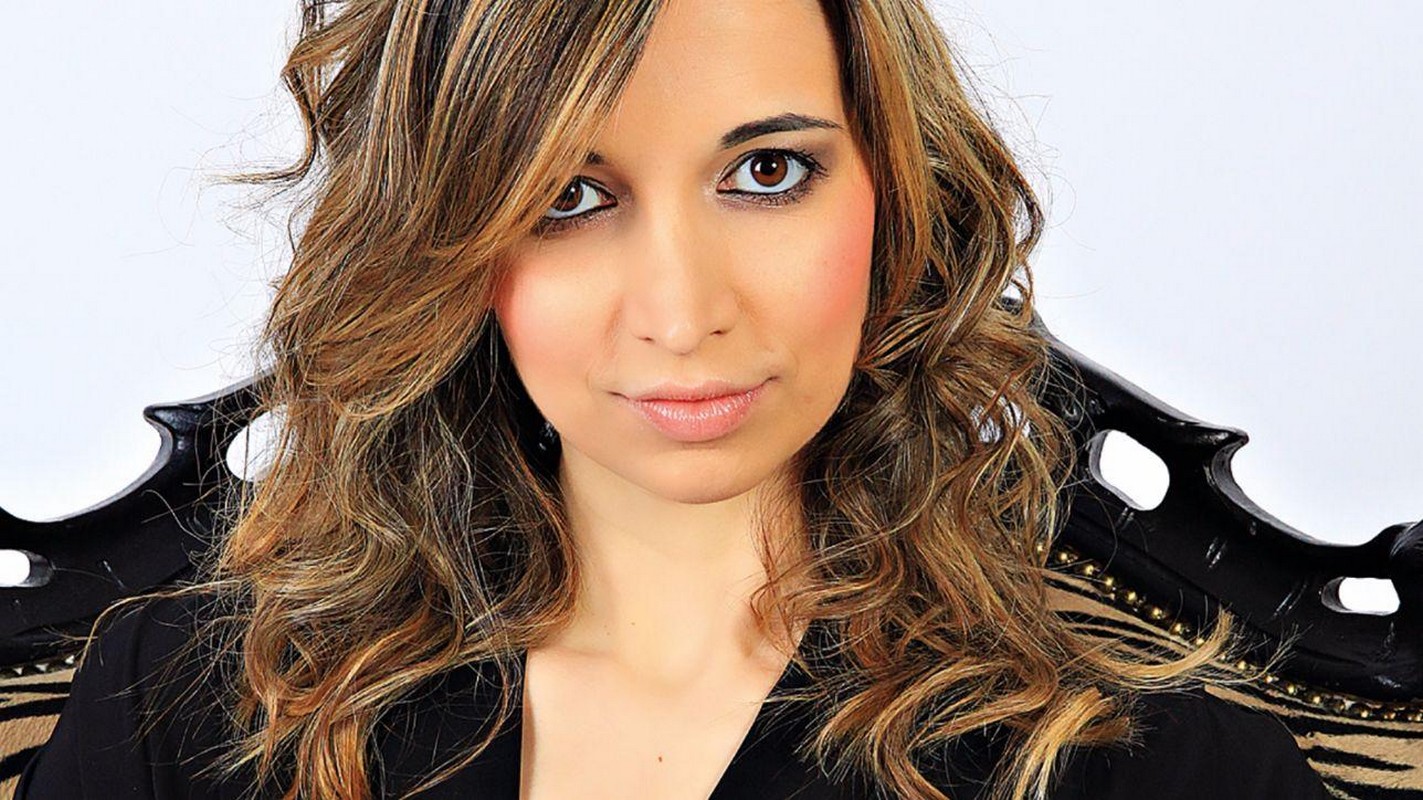 SILVIA OLARI