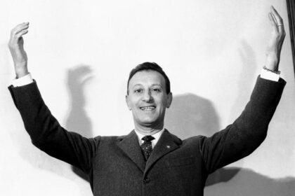 Nunzio Filogamo presentatore della prima edizione del Festival di Sanremo